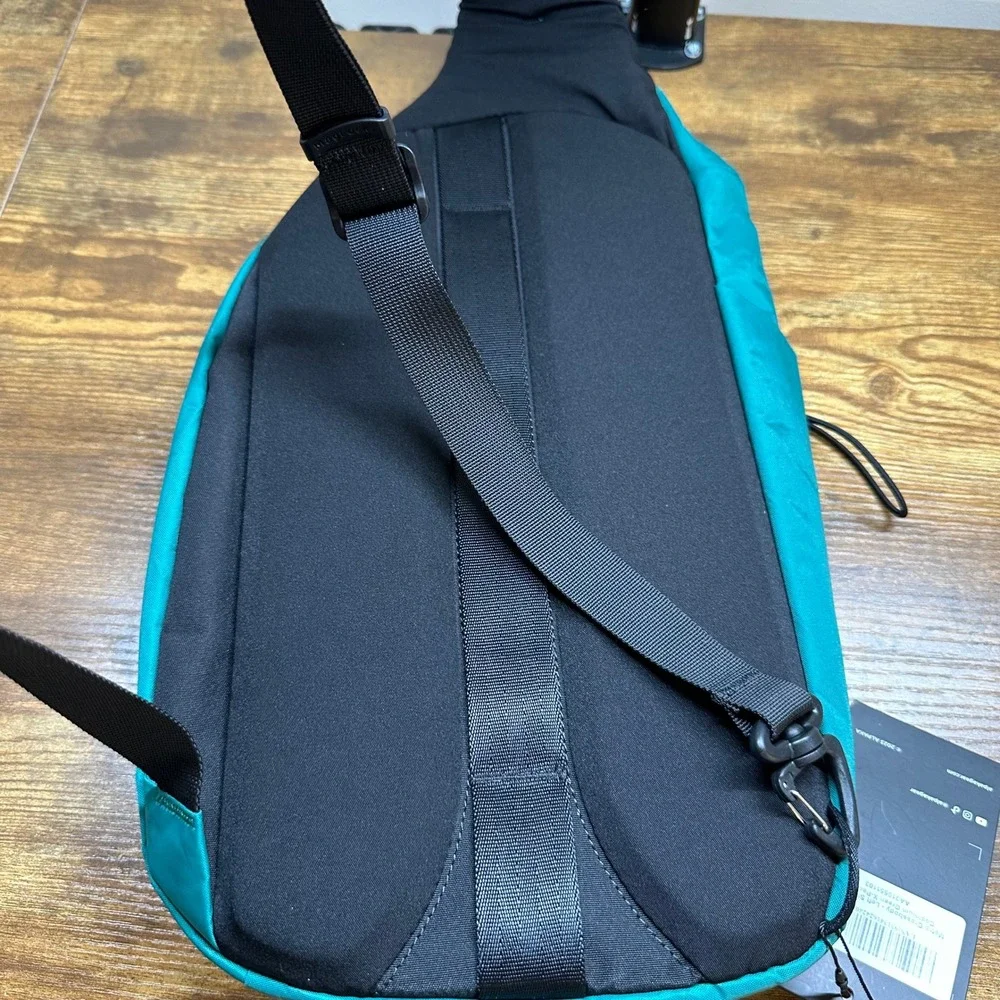 NEW Alpaka Metro Crossbody Left Shoulder Bag Cadmium Green X-Pac VX21